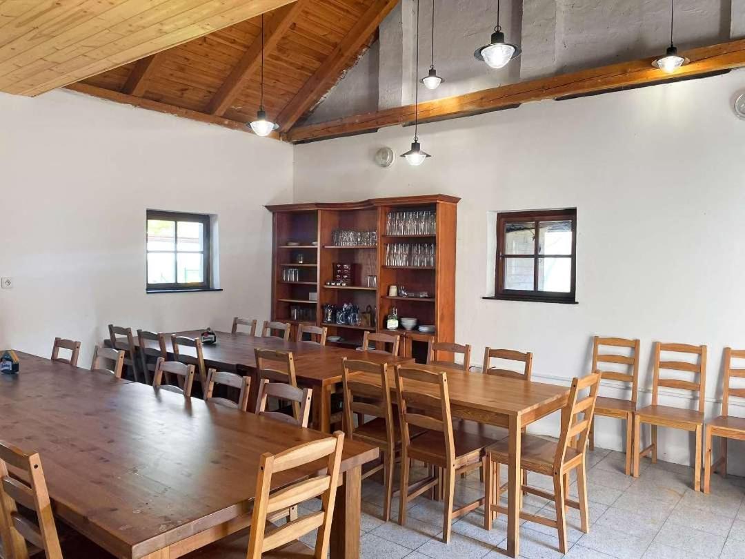 Habansky Dum Hotel Dolni Vestonice Luaran gambar