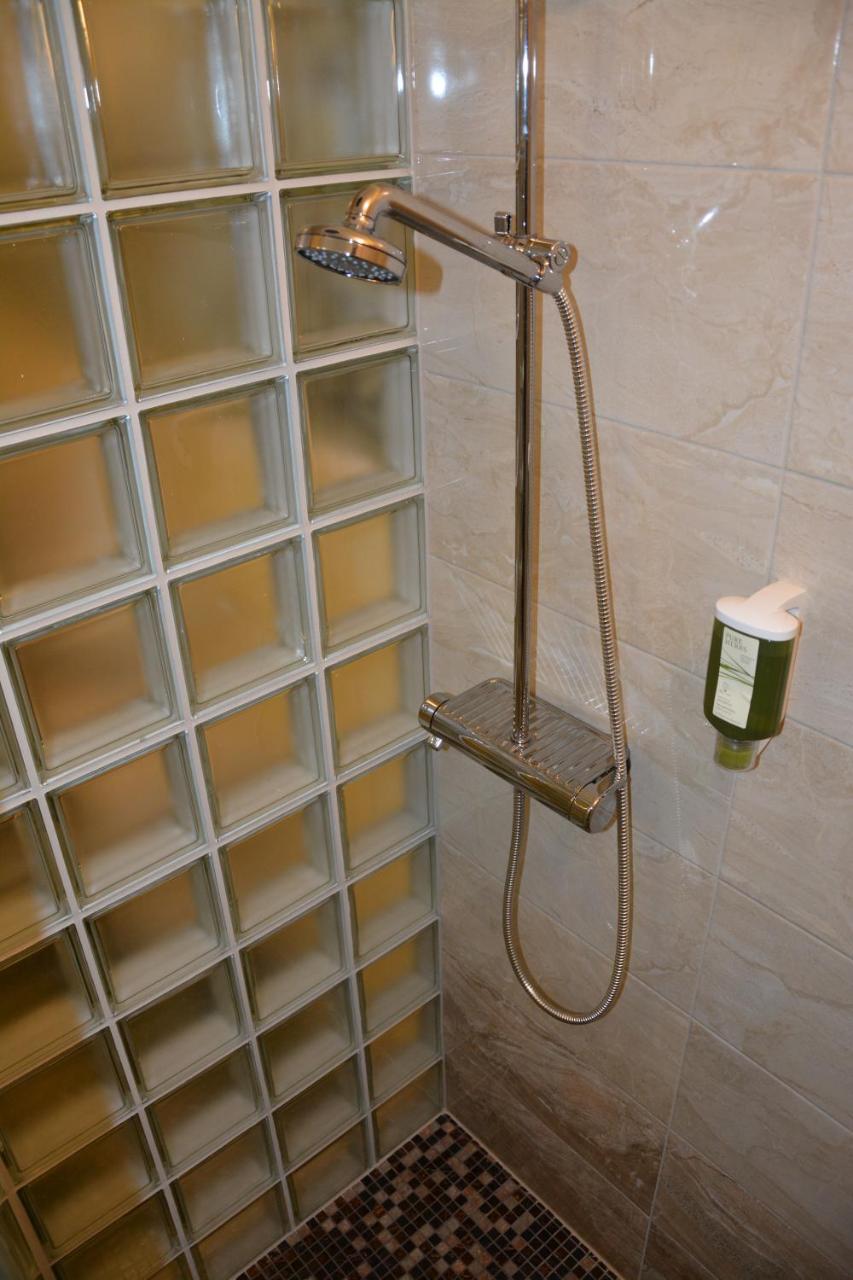Habansky Dum Hotel Dolni Vestonice Luaran gambar